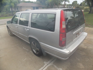 Illustration for article titled My Moment of Weakness: Buying a 2000 Volvo V70R